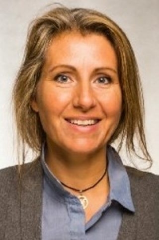 Headshot of Carole Cangioni